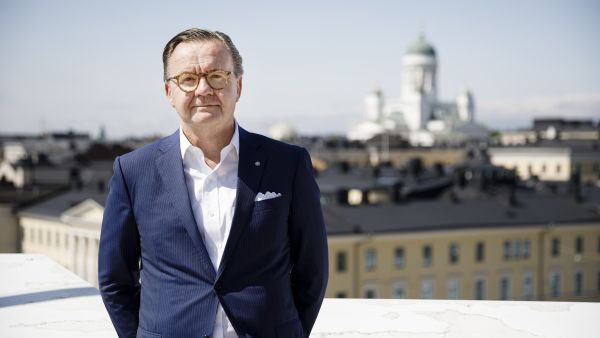 Karl-Henrik Sundström asuu Tukholmassa, mutta käy Helsingissä joka viikko. (Kuvaaja: Seppo Samuli)